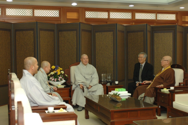 2010.11.18_한일교류협회 회장 예방 (19)